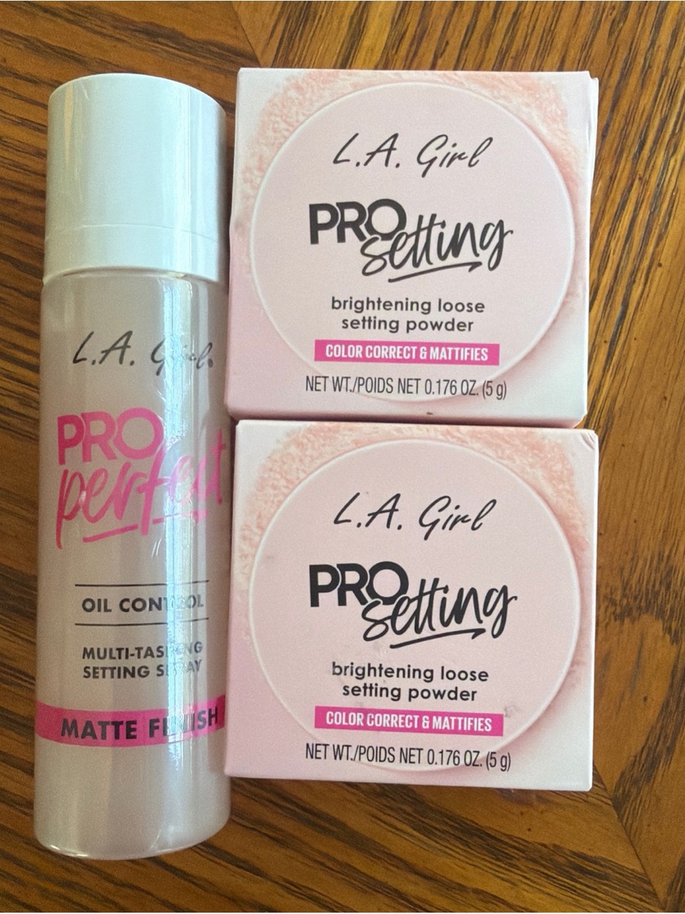 L.A. girl Pro Setting Brightening Loose Setting Powder - Pink & setting spray